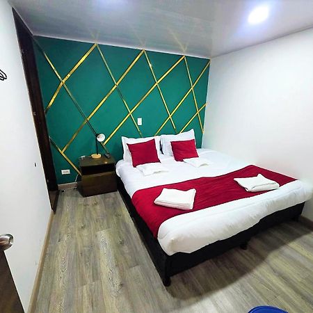 Hotel Kristal Ferial Bogota Buitenkant foto