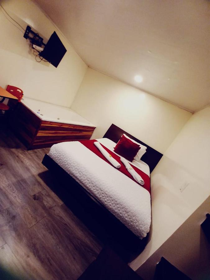 Hotel Kristal Ferial Bogota Buitenkant foto