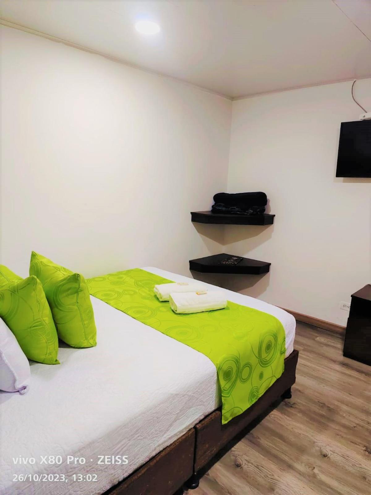 Hotel Kristal Ferial Bogota Buitenkant foto