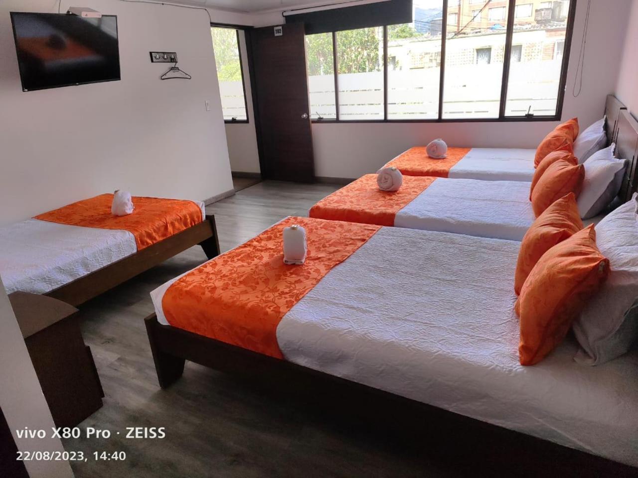 Hotel Kristal Ferial Bogota Buitenkant foto