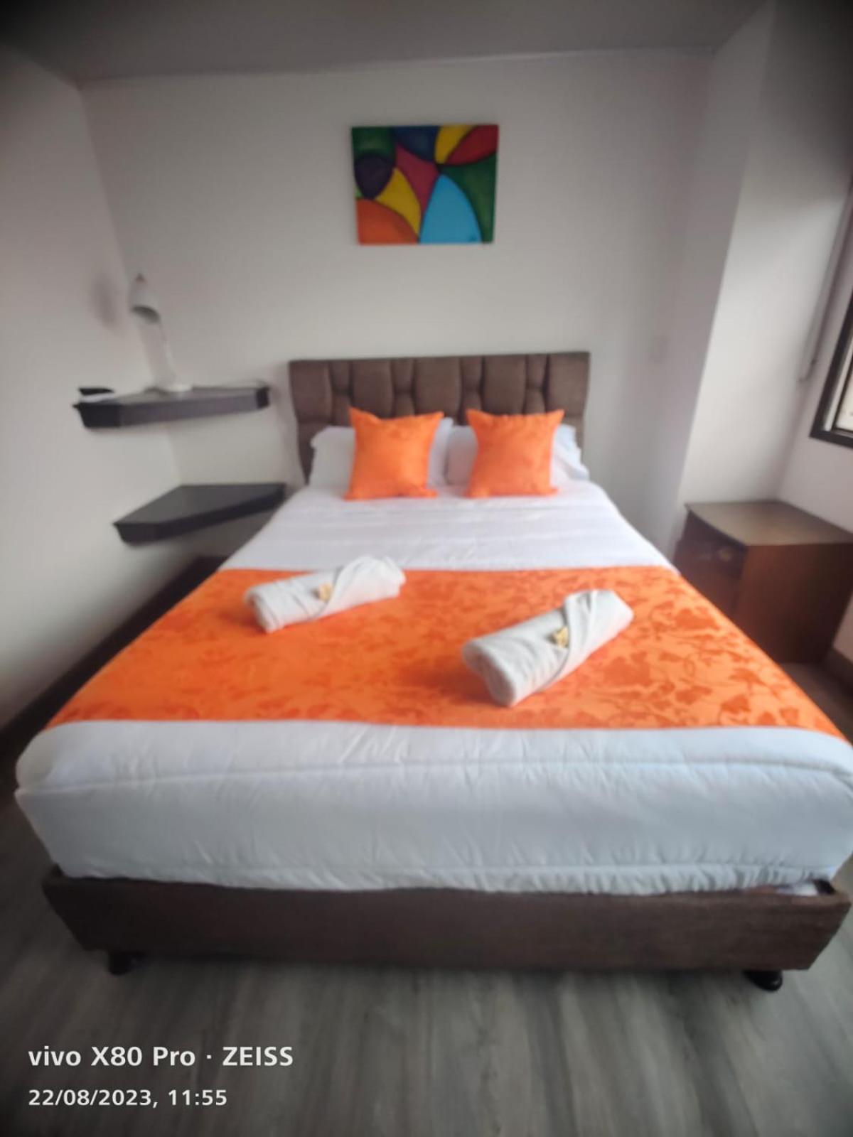 Hotel Kristal Ferial Bogota Buitenkant foto