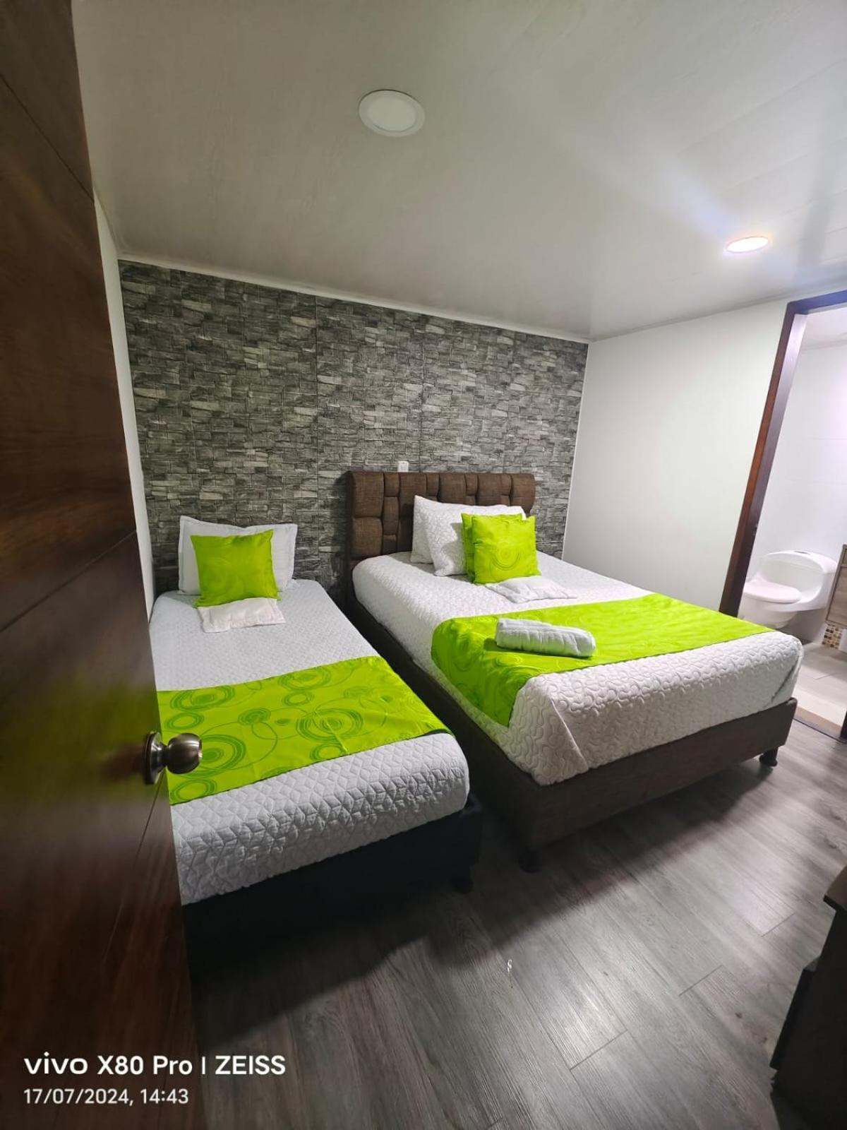 Hotel Kristal Ferial Bogota Buitenkant foto