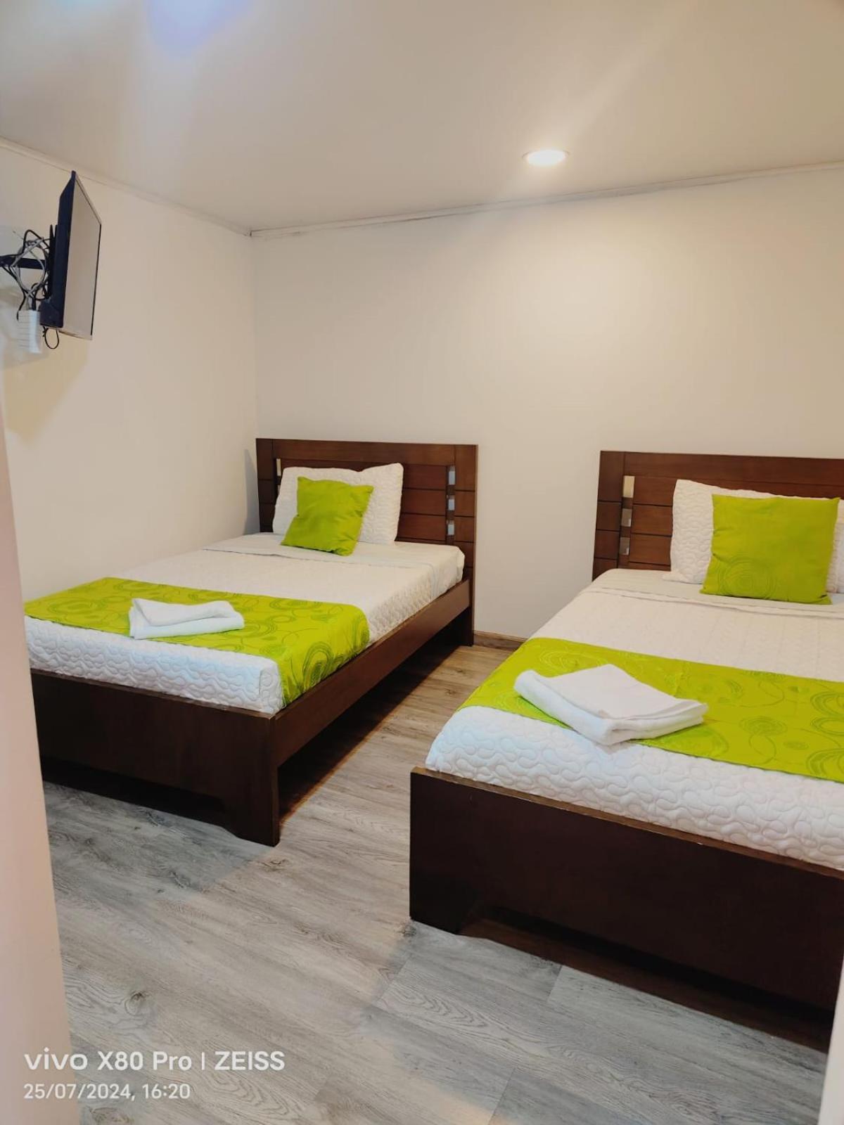 Hotel Kristal Ferial Bogota Buitenkant foto